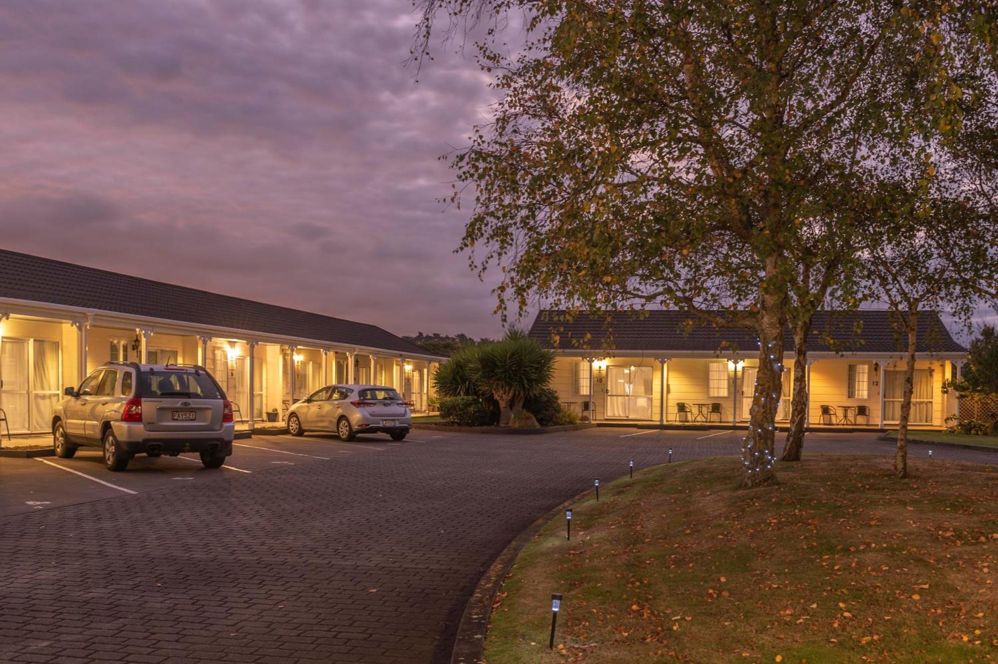 Kings Court Motel Вангануї Екстер'єр фото